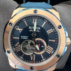 BULOVA watch. Rose gold.